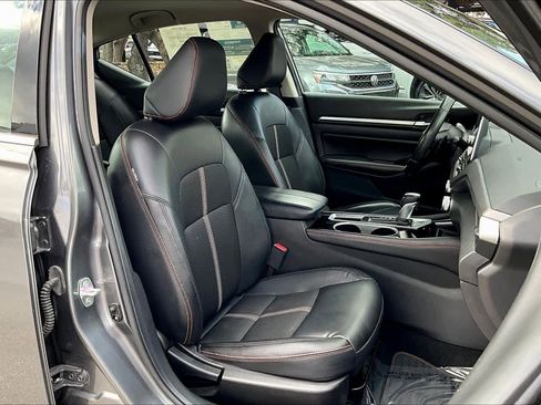 Used 2024 Nissan Altima 2.5 SR image 7