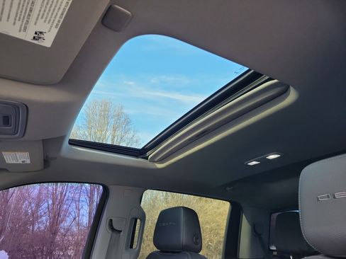 Used 2020 GMC Sierra 1500 Denali w/ Denali Premium Package image 18