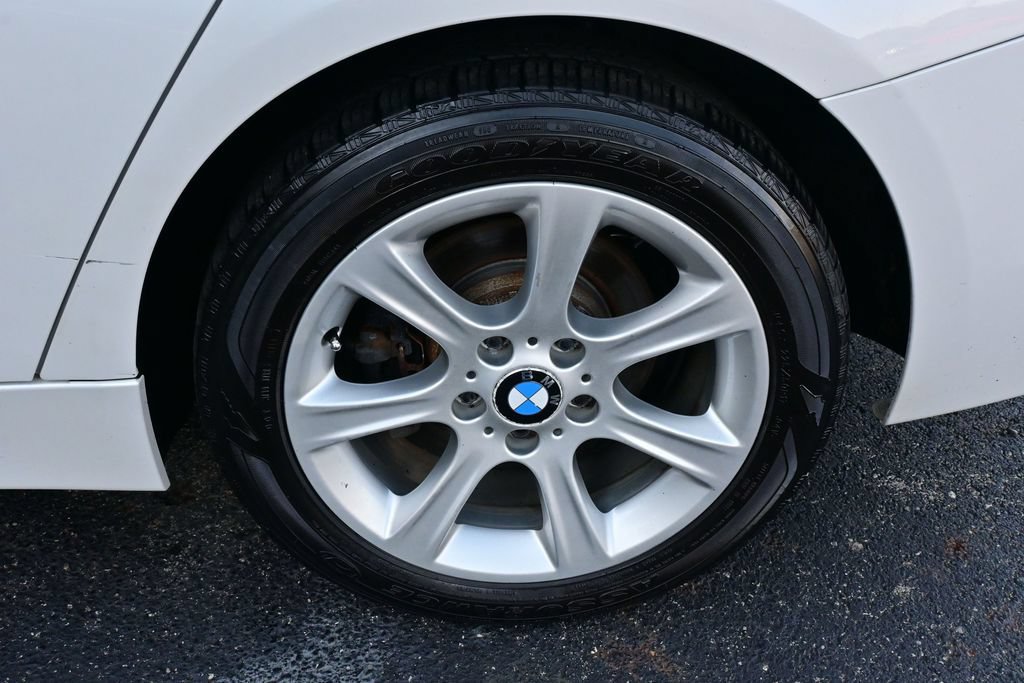 Used 2013 BMW 328i xDrive Sedan AWD/4WD image 15