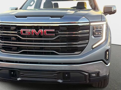 New 2026 GMC Sierra 1500 SLT w/ SLT Premium Package AWD/4WD image 9