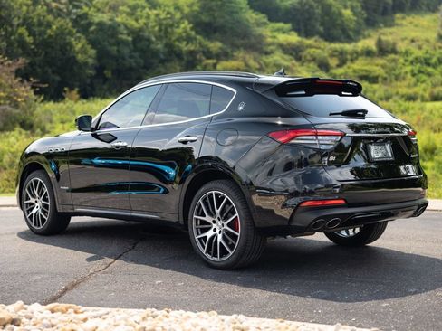 Used 2021 Maserati Levante GranSport AWD/4WD image 4
