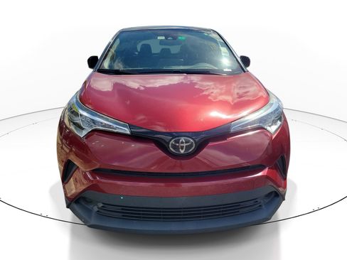Used 2019 Toyota C-HR XLE FWD image 2