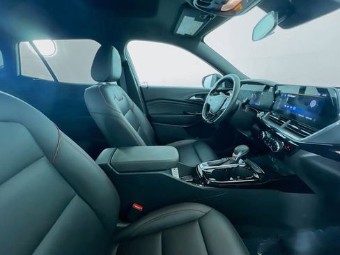 Used 2024 Chevrolet Trax RS w/ Sunroof Package image 24