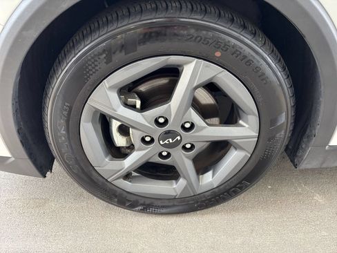 Used 2025 Kia K4 FWD image 31