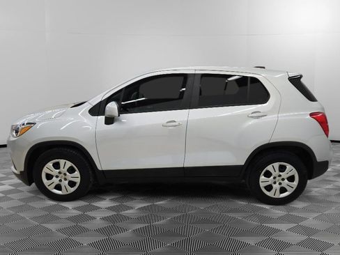 Used 2018 Chevrolet Trax LS image 4
