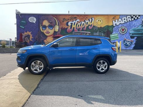 Used 2024 Jeep Compass Latitude AWD/4WD image 2