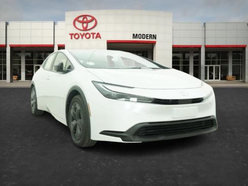 New 2026 Toyota Prius LE image 31