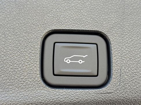 New 2026 Chevrolet Traverse LT w/ Enhanced Driving Package FWD image 21