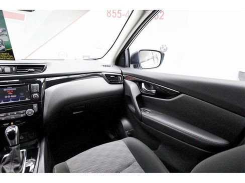 Certified 2022 Nissan Rogue Sport SV image 8