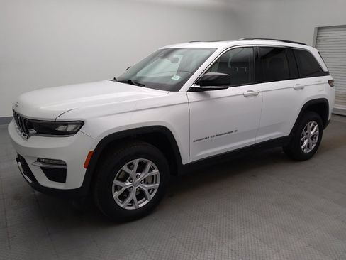 Used 2022 Jeep Grand Cherokee Limited AWD/4WD image 3
