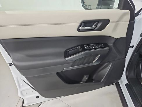 New 2026 Nissan Pathfinder SL w/ SL Premium Package AWD/4WD image 10