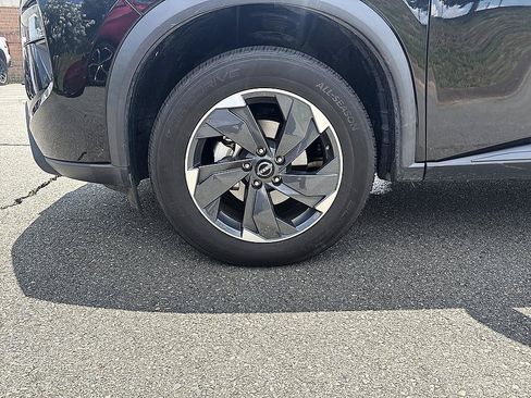 Certified 2024 Nissan Rogue SV AWD/4WD image 9