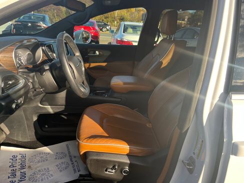 Used 2021 Chrysler Pacifica Pinnacle image 17