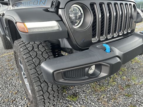 Used 2023 Jeep Wrangler Unlimited Rubicon 4xe w/ Cold Weather Group AWD/4WD image 10