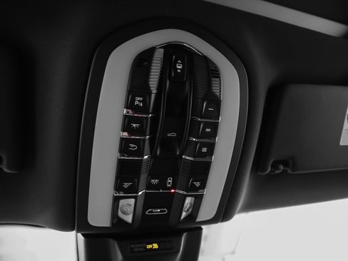 New 2026 Porsche Macan AWD/4WD image 36