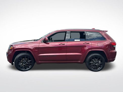 Used 2017 Jeep Grand Cherokee Altitude AWD/4WD image 4