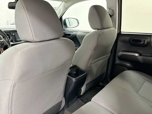Certified 2018 Toyota Tacoma SR5 AWD/4WD image 24