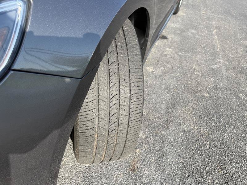 Used 2017 Ford Taurus SE FWD image 31