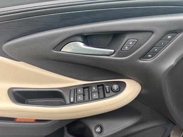 Used 2018 Buick Envision Essence FWD image 10
