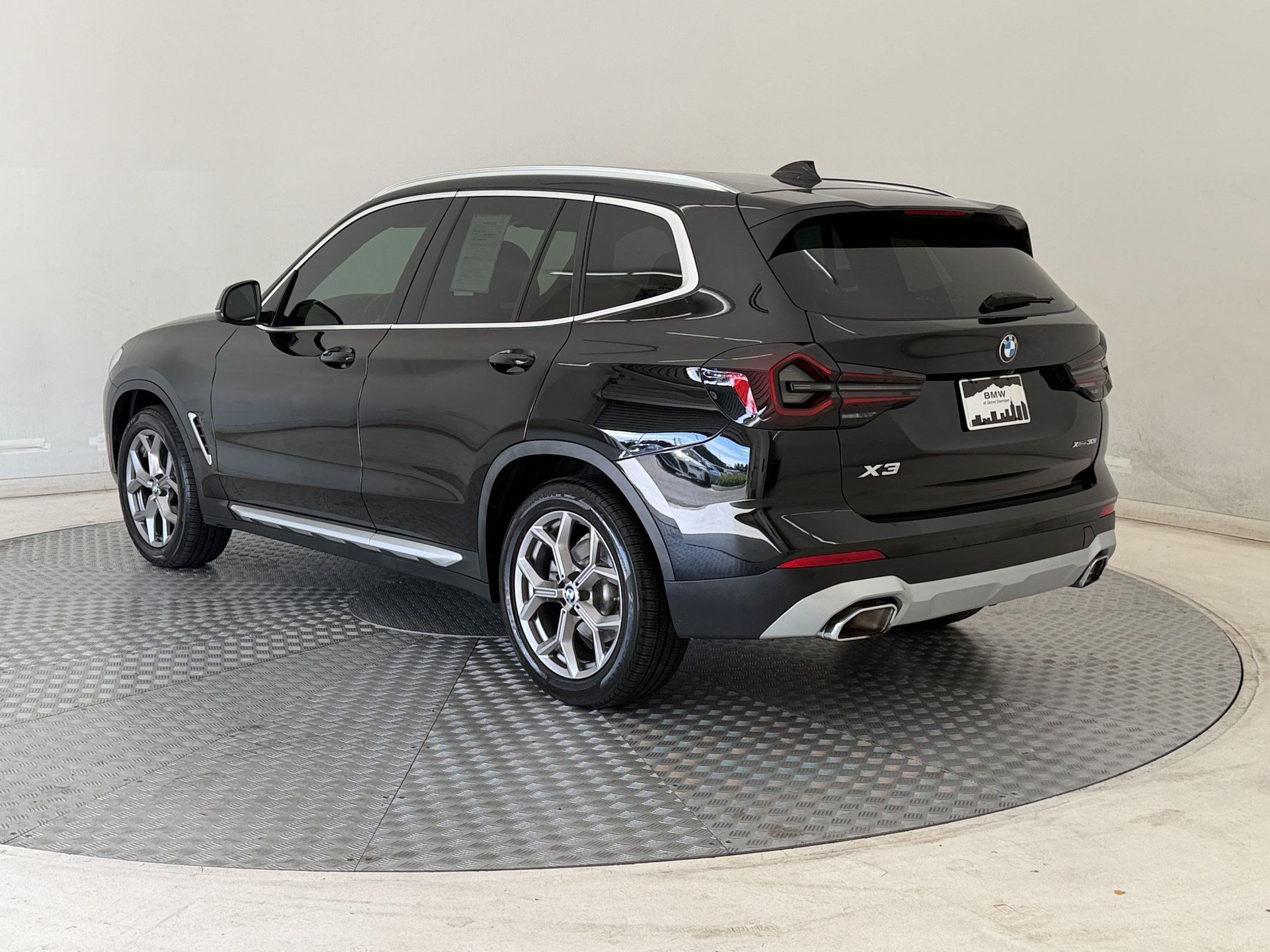 Certified 2024 BMW X3 xDrive30i w/ Premium Package AWD/4WD image 3