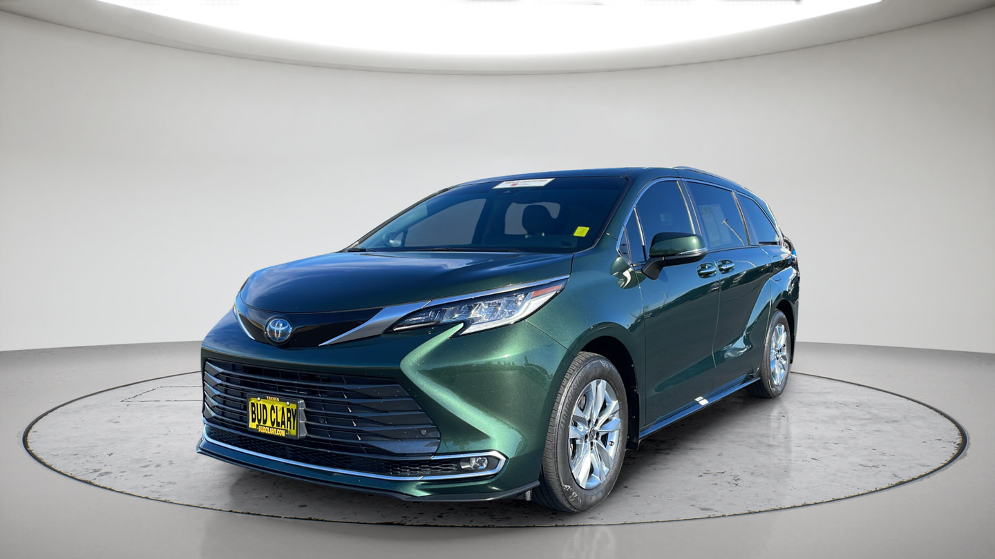 Certified 2023 Toyota Sienna Limited AWD/4WD image 1