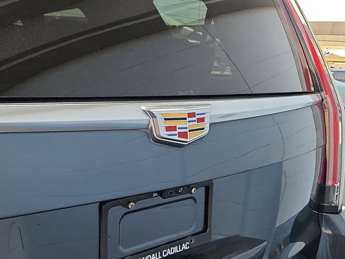Used 2019 Cadillac Escalade Platinum RWD image 7