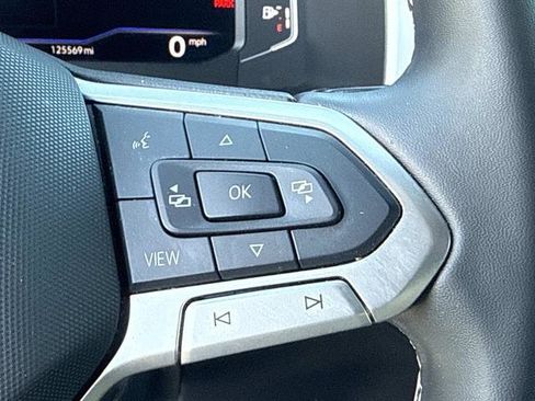 Used 2022 Volkswagen Atlas Cross Sport SE image 24