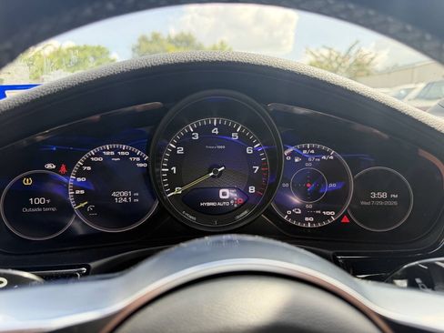 Used 2018 Porsche Panamera 4 AWD/4WD image 9