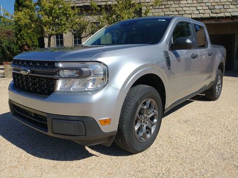 Used 2023 Ford Maverick XLT image 7