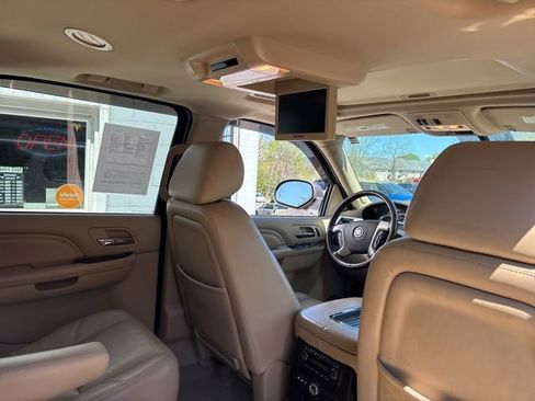 Used 2014 Cadillac Escalade ESV Premium AWD/4WD image 13