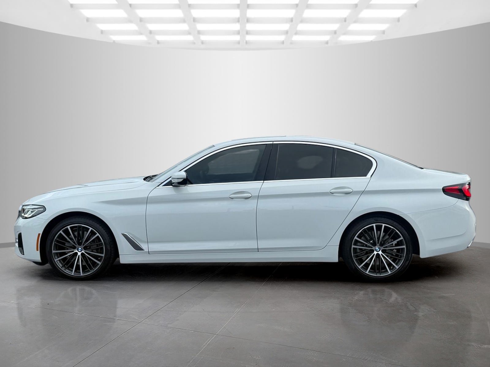 Used 2023 BMW 540i w/ Executive Package RWD image 5