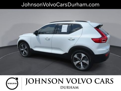 Used 2023 Volvo XC40 B5 Plus w/ Driver Assist Package AWD/4WD image 6