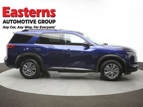 Used 2025 Nissan Pathfinder SV FWD image 45