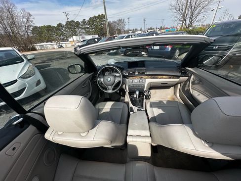 Used 2010 BMW 135i Convertible image 17