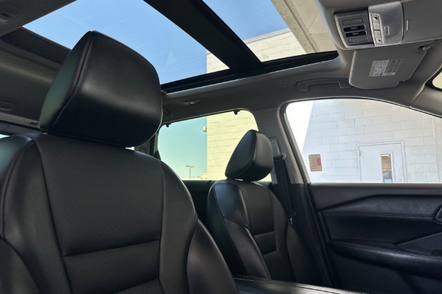 Used 2023 Nissan Rogue SV w/ SV Premium B Package AWD/4WD image 14