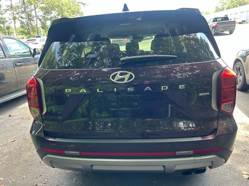 Used 2023 Hyundai Palisade SE AWD/4WD image 3