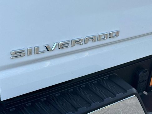 Used 2025 Chevrolet Silverado 2500 LT w/ Convenience Package AWD/4WD image 9