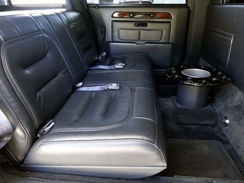 Used 2001 Cadillac De Ville Limousine FWD image 17