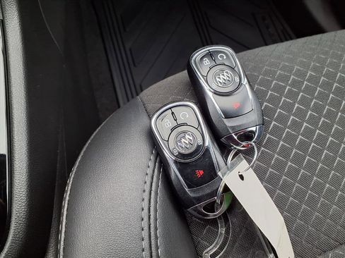 Used 2022 Buick Encore Preferred w/ Safety Package image 16