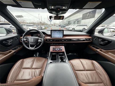 Certified 2023 Lincoln Aviator Grand Touring w/ Elements Package Plus image 3