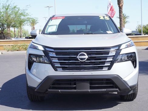 Certified 2025 Nissan Rogue SV image 5