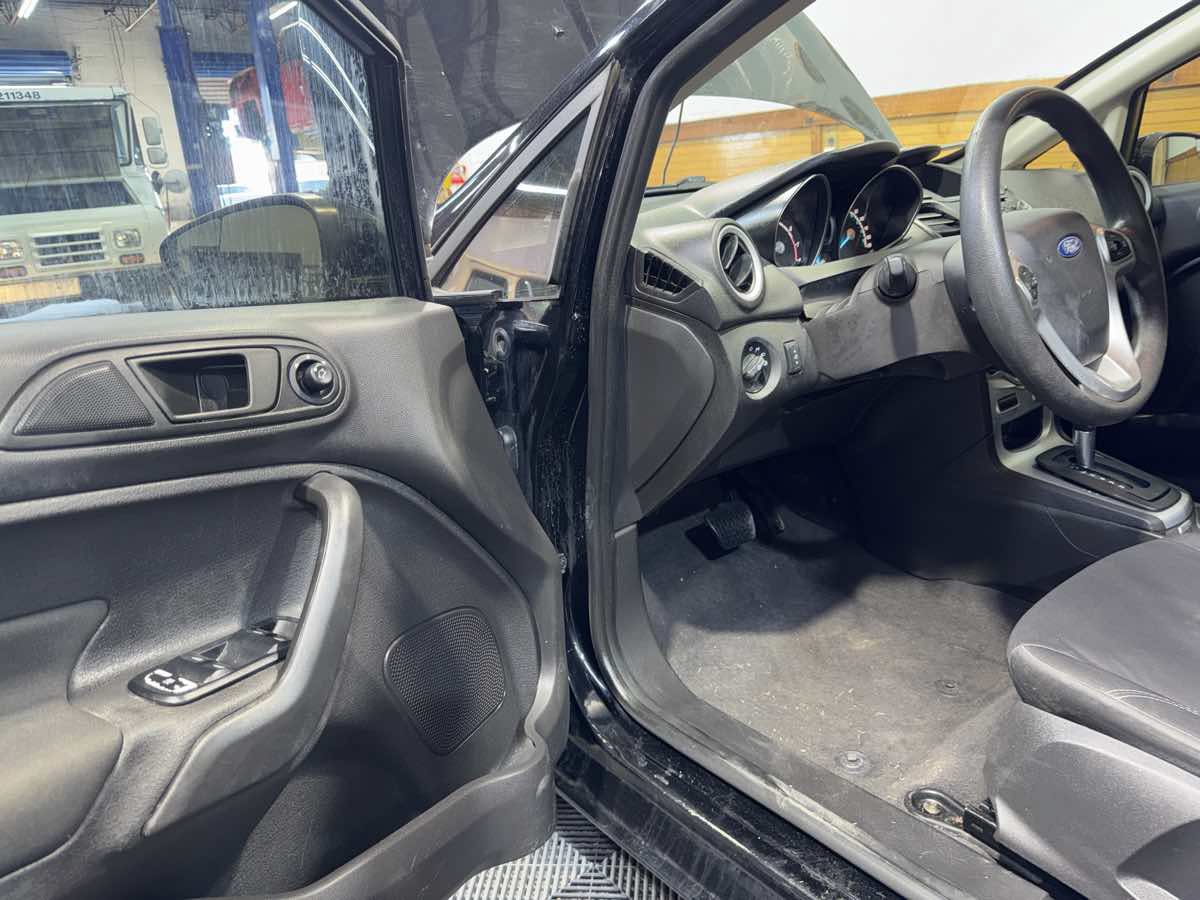 Used 2019 Ford Fiesta SE FWD image 15