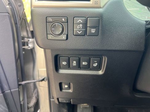 Used 2021 Lexus GX 460 Premium w/ Premium Package AWD/4WD image 15