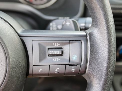 Used 2024 Nissan Rogue SV image 27