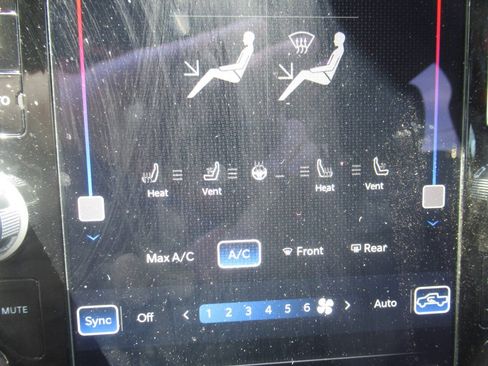 Used 2022 RAM 3500 Laramie AWD/4WD image 31