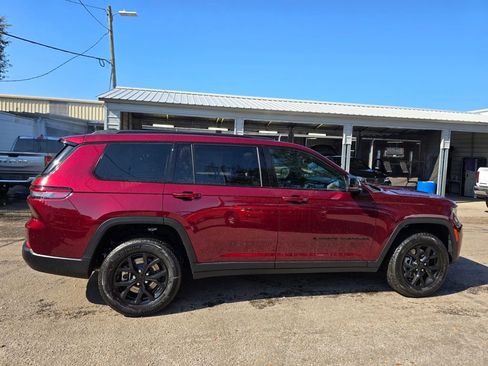 New 2025 Jeep Grand Cherokee L Altitude AWD/4WD image 7