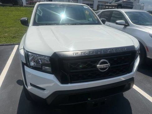 Used 2024 Nissan Frontier S w/ Technology Package RWD image 3