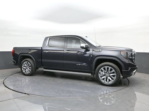 Used 2022 GMC Sierra 1500 Denali w/ Denali Reserve Package AWD/4WD image 17
