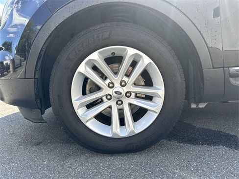 Used 2012 Ford Explorer XLT image 11