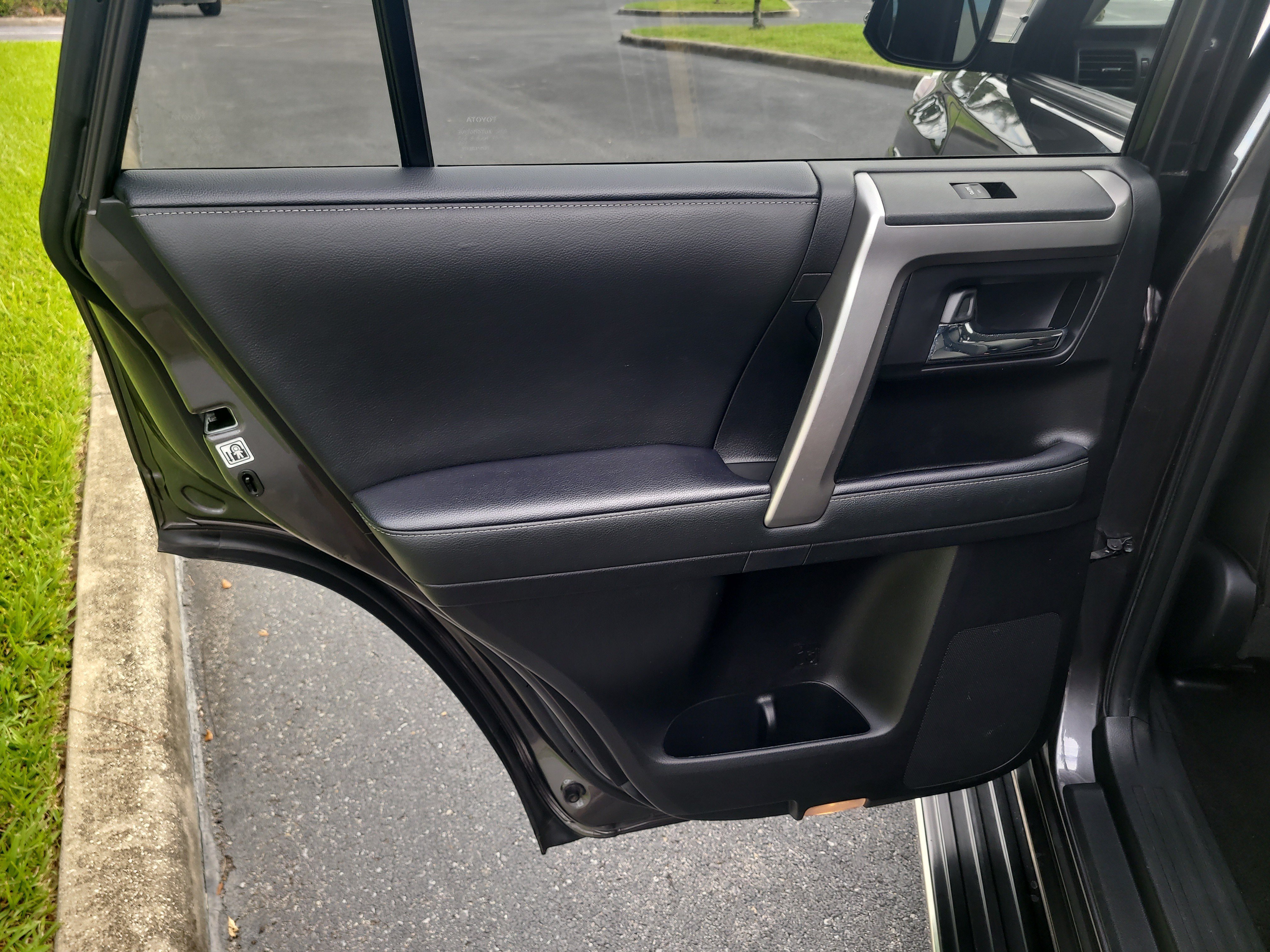 Used 2020 Toyota 4Runner SR5 Premium w/ Moonroof Package AWD/4WD image 12